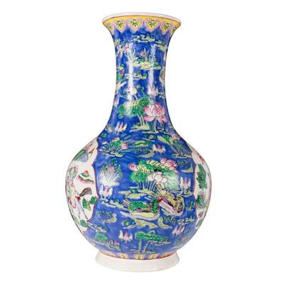 Chinese Export Vase
