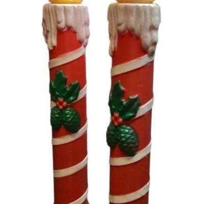 TICA718 Vintage TPI Holly & Berries Christmas Candles Blow Mold	Set of 2 Christmas candles from 1995. Paint is still vibrant 
