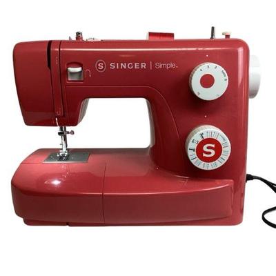 LEMO506 Singer Simple Sewing Machine	Berry pink Singer Sewing Machine model #3223BY. Includes instructions, 
