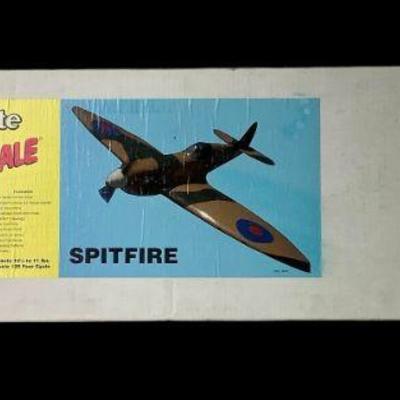 ROMO204 Dynaflite Giant Fun Scale Spitfire	Made by Dynaflite is this Giant Fun Scale of a Splitfire plane. All the parts look to be there...