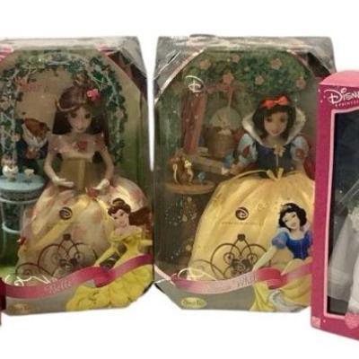 TEWA718 Disney Dolls: Belle, Snow White And Cinderella	Dolls are in original packages.
