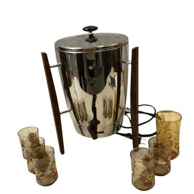 LUGR711 Vintage Regal Automatic Coffee pot & Libby Franco Juice Glasses	Coffee pot is very clean - like new.  There are 5 Libby juice...