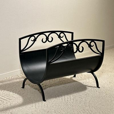 FANCY WROUGHT IRON LOG HOLDER | With scrollwork. - h. 15.5 x l. 19 x d. 15 in

