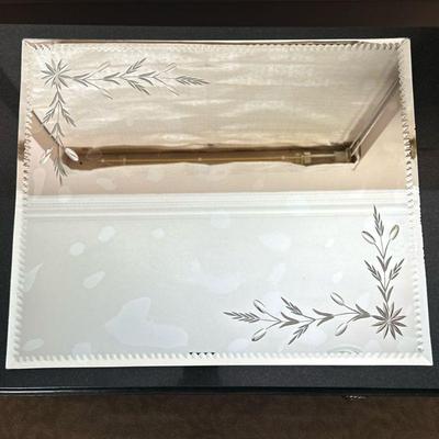 ETCHED GLASS MIRRORED PLATE | Engraved mirror perfume display. - w. 15 x l. 18 in

