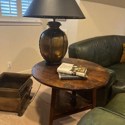 side table, lamp