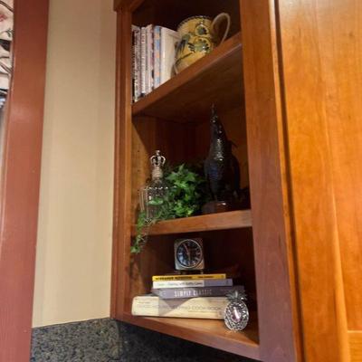 books, art and decor