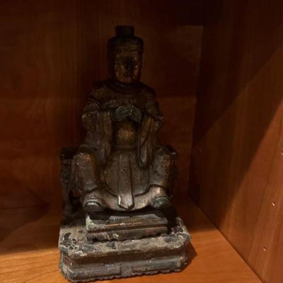 statue