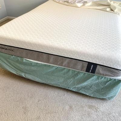 Very clean Tempurpedic queen size bed w/ frame 