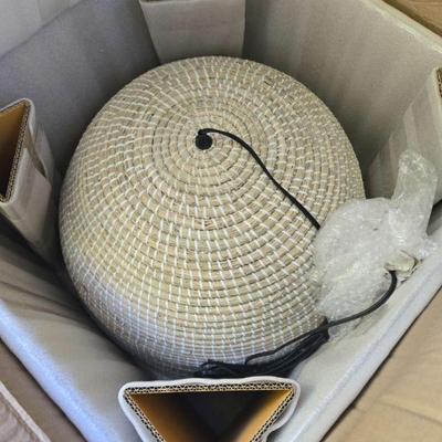 24.00"w x 24.00"d x 16.00"h 2 avail this size new in box