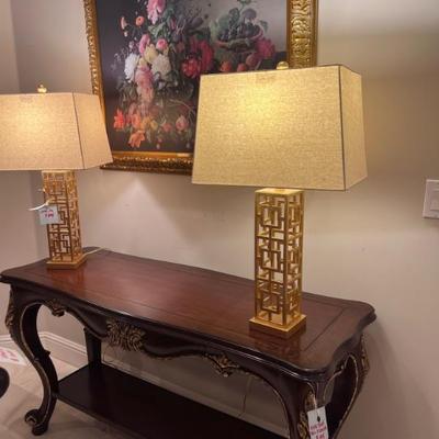PR OF LAMPS
BUFFET TABLE
