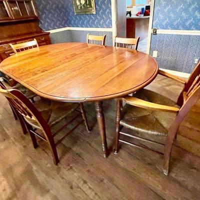 Lot 013-DR: Davis Cabinet Co. Dining Table & 6 Chairs