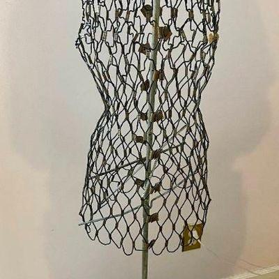 Lot 109-SEW: Vintage Dress Form