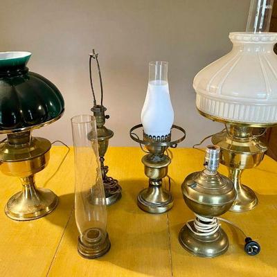 Lot 027-OFF: Vintage Oil Lamps