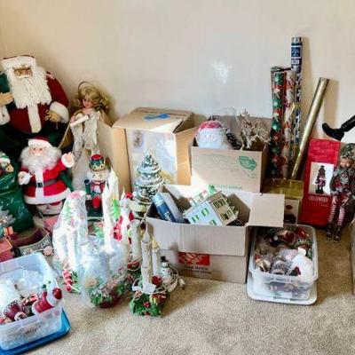 Lot 069-TOY: Christmas Mystery Lot