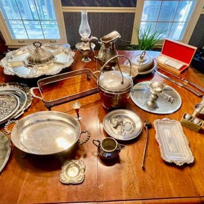 Lot 006-LR: Silver-Plate Serving Piece Assortment