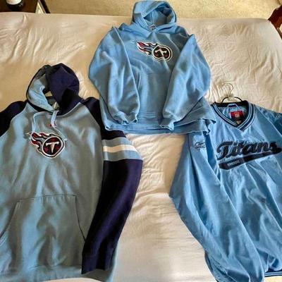 Lot 103-MBR: Tennessee Titans Hoodies and Sweatshirt