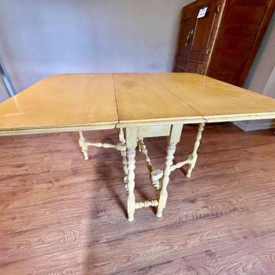 Lot 025-OFF: Vintage Yellow Gateleg Table