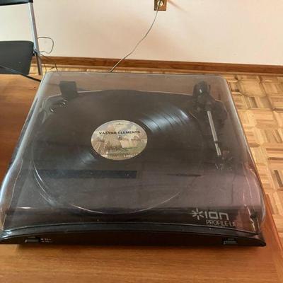 Lot 126-GAR: Ion Profile LP USB Turntable