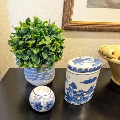 Bombay Company blue and white Asian-style container