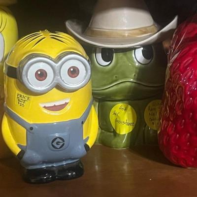 Vintage cookie jars!