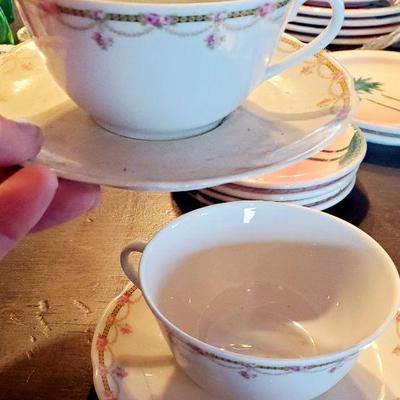 HAVILAND Pair of tea cup & saucers