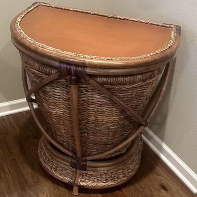 clothes hamper