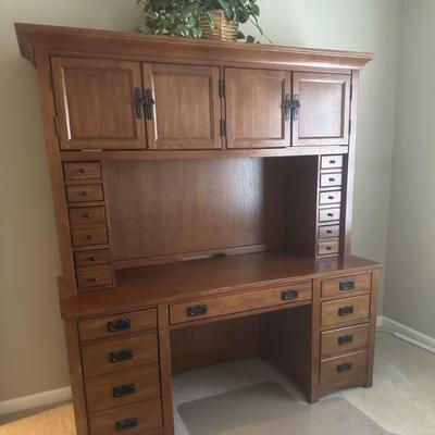 great desk unit; compact for small spaces