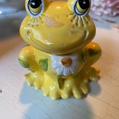 Vintage "Lorrie Designs" ceramic frog