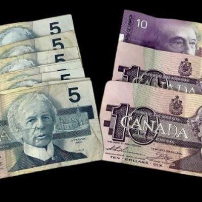 CT204 Circulated $5 & $10 Canada Bank Notes	8- $5 Bank Notes; 3 - $10 Bank Notes
