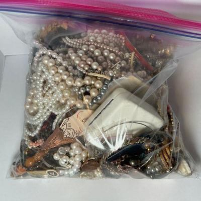 Misc Bad of Necklaces & Jewelry