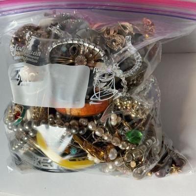 bag of Misc Jewelry