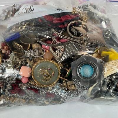 bag of Misc Jewelry