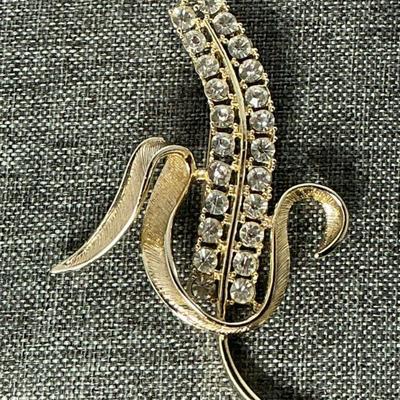 Sarah Coventry Brooch