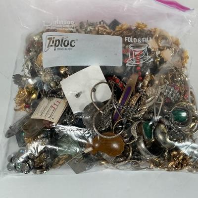 bag of Misc Jewelry