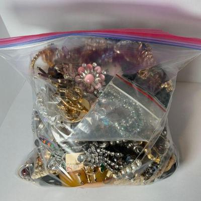 bag of Misc Jewelry