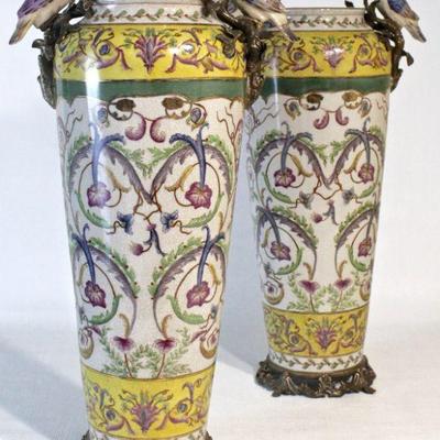  ceramic vases with bird figurines and metal decoration