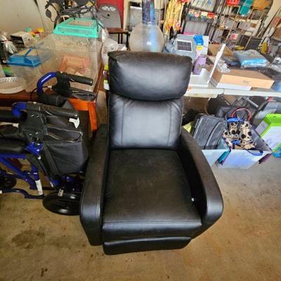 Sale Photo Thumbnail #48: Leather recliner, mobility aids, Golf Caddie