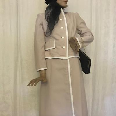 Light Mauve • Dupioni Silk •Dress & Jacket •
28” Waist • $30
