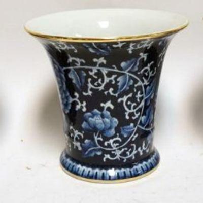1237	3 PORCELAIN BLUE & WHITE FLAIR NECK VASES WITH GILT EDGES, APPROXIMATELY 8 1/2 IN X 8 IN H
