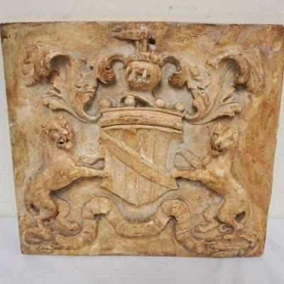 1185	COMPOSITION WALL PLAQUE W/RAMPANT LIONS FLANKING CREST, APPROXIMATELY 16 1/2 IN X 15 IN
