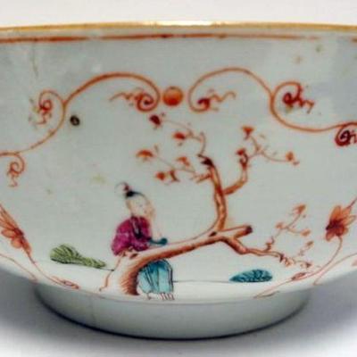 1033	ASIAN PORCELAIN BOWL W/IMAGES OF PEOPLE ALL AROUND, HAIRLINE ACROSS BOWL, APPROXIMATELY 11 1/4 IN X 4 3/4 IN HIGH

