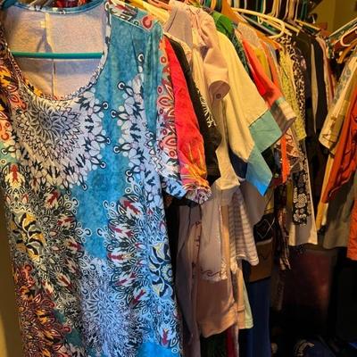 Lot's of casual women's clothing.
