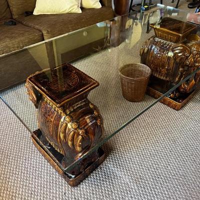 Glass top 5/8" beveled on both side (no elephant bases.)