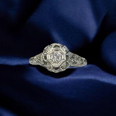 ART DECO 18K DIAMOND ENGAGEMENT RING