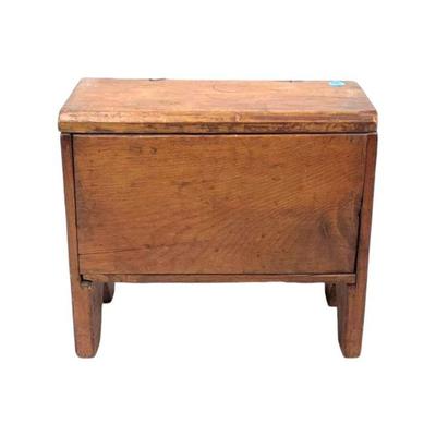 ANTIQUE AMERICAN PRIMITIVE PINE FARMHOUSE STOOL