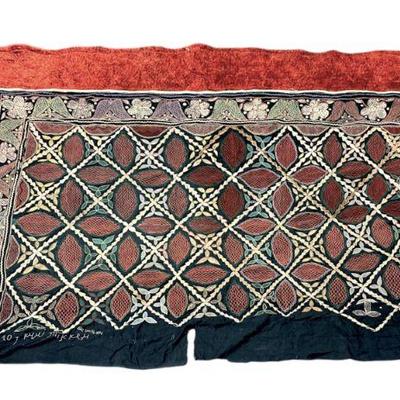 VINTAGE TUSH KYIZ KYRGYZ EMBROIDERED OVER THE BED/ WALL HANGING