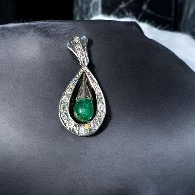 18k TEARDROP EMERALD AND DIAMOND PENDANT