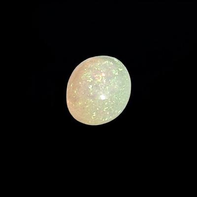 OVAL WHITE OPAL 3.02 CARATS