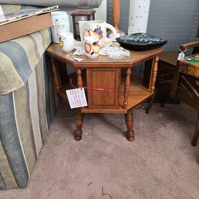 Tell City Drum Octagon Maple End Table