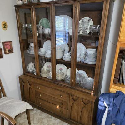 Broyhill Brasilia Collection Walnut China Cabinet 